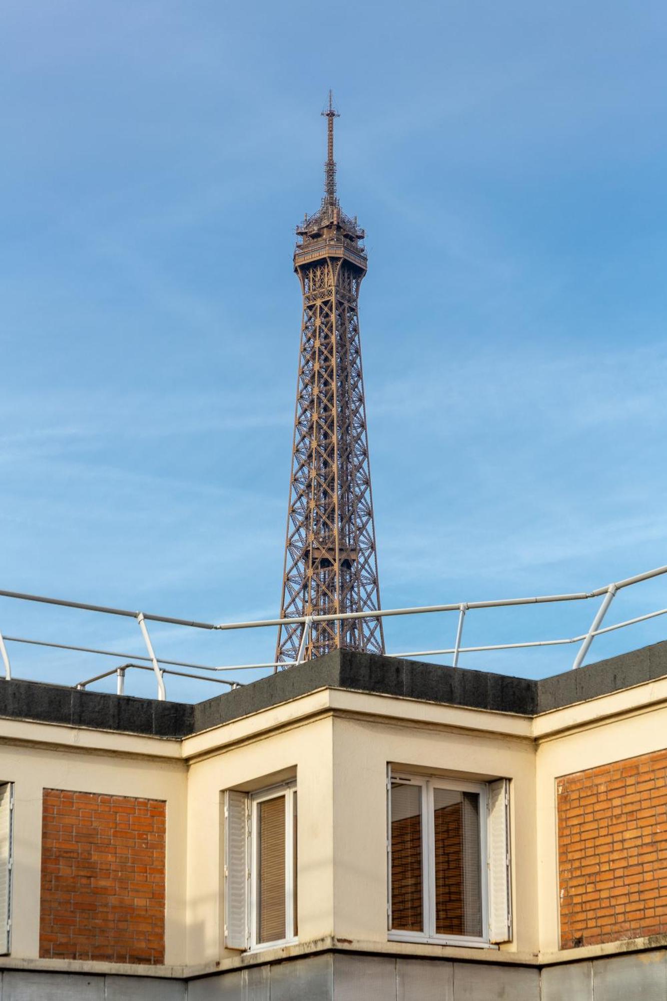 The Carla Suite Eiffel Tower View Paris Exterior photo